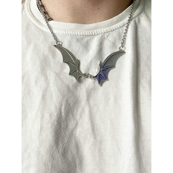 STEAL! Y2K Japan Vampire Bat Necklace - Picture 3 of 4